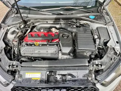 Audi RS3 2.5 TSI quattro — Berline sportive haute performance, 190 000 km — détail