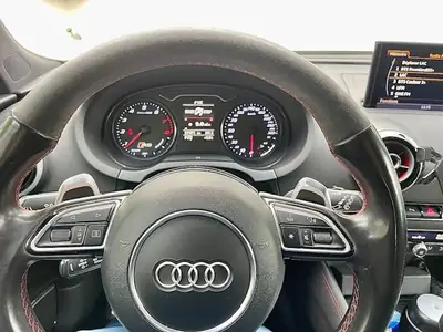 Audi RS3 2.5 TSI quattro — Berline sportive haute performance, 190 000 km — Miniature 12