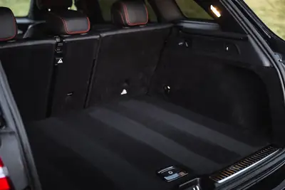 Mercedes-Benz GLC 63 S AMG 4Matic+ — 510 ch de performance pure, très peu kilométré — Miniatura 17