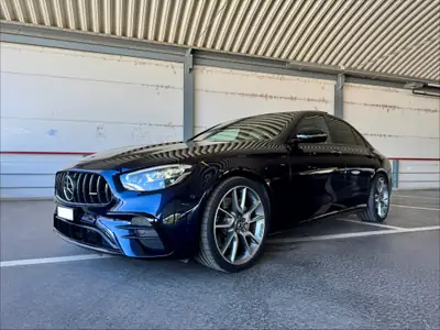 Mercedes-Benz E 53 AMG — Berline sportive 435 ch, hybride essence 4Matic+ — côté