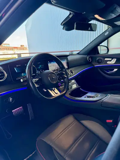 Mercedes-Benz E 53 AMG — Berline sportive 435 ch, hybride essence 4Matic+ — tableau de bord