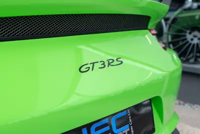 Porsche 911 GT3 RS — Le coupé sport ultime aux performances d'exception — Thumbnail 8