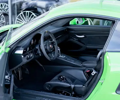 Porsche 911 GT3 RS — Le coupé sport ultime aux performances d'exception — Thumbnail 16
