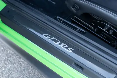 Porsche 911 GT3 RS — Le coupé sport ultime aux performances d'exception — Thumbnail 17