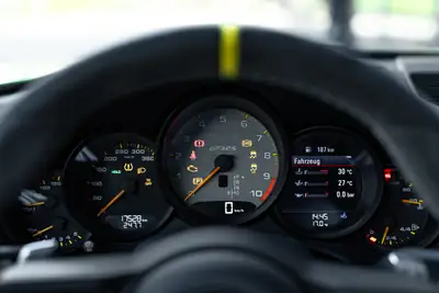 Porsche 911 GT3 RS — Le coupé sport ultime aux performances d'exception — Thumbnail 21