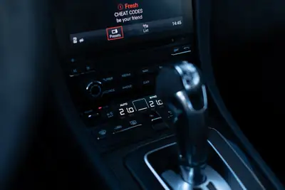 Porsche 911 GT3 RS — Le coupé sport ultime aux performances d'exception — Thumbnail 23