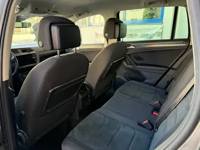 Volkswagen Tiguan 2.0 TSI Highline 4Motion — SUV polyvalent, traction intégrale et 148 000 km — Miniature 9