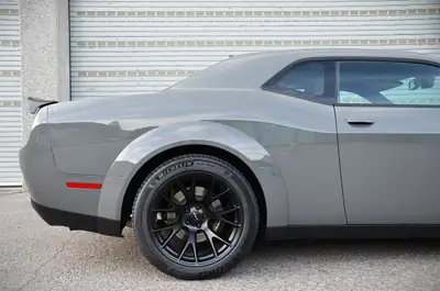 Dodge Challenger Demon 170 — Muscle-car ultime 1025 ch, roues carbone d'usine, faible kilométrage — détail