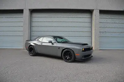 Dodge Challenger Demon 170 — Muscle-car ultime 1025 ch, roues carbone d'usine, faible kilométrage — Miniature 7