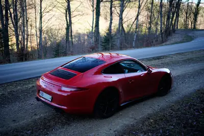 Porsche 911 Carrera 4 GTS PDK — Coupé sportif légendaire, 114'000 km, certification Porsche — arrière