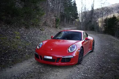 Porsche 911 Carrera 4 GTS PDK — Coupé sportif légendaire, 114'000 km, certification Porsche — vue extérieure
