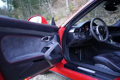 Porsche 911 Carrera 4 GTS PDK — Coupé sportif légendaire, 114'000 km, certification Porsche — Miniature 9