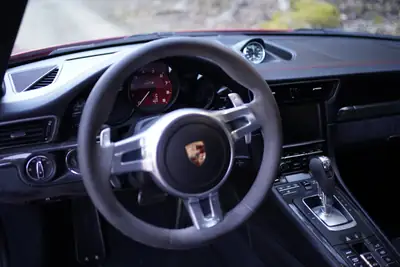 Porsche 911 Carrera 4 GTS PDK — Coupé sportif légendaire, 114'000 km, certification Porsche — Miniature 10