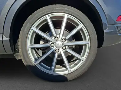 Audi Q3 1.4 TFSI Sport S-tronic — SUV compact sportif, 77'000 km seulement — dashboard