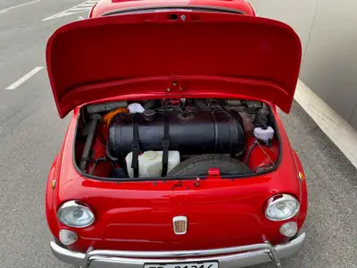 FIAT 500L — Citadine familiale rétro des années 70, kilométrage modéré — vista posteriore