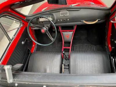 FIAT 500L — Citadine familiale rétro des années 70, kilométrage modéré — interni
