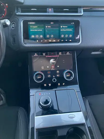 Range Rover Velar D 180 — SUV premium diesel, 79 500 km seulement — tableau de bord