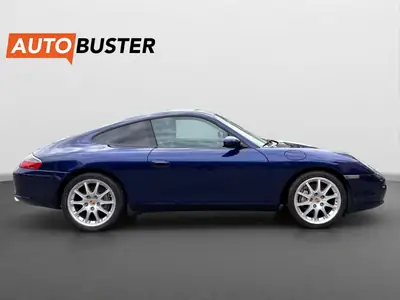 Porsche 911 Carrera 4 2004 — Coupé sportif mythique, 320 ch et 8 pneus — détail