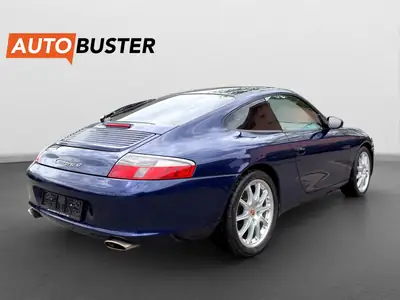 Porsche 911 Carrera 4 2004 — Coupé sportif mythique, 320 ch et 8 pneus — tableau de bord