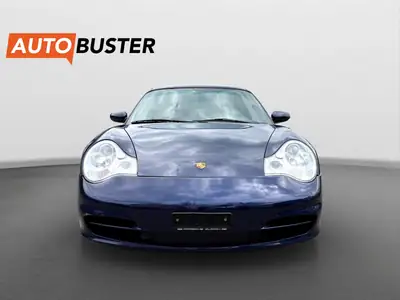 Porsche 911 Carrera 4 2004 — Coupé sportif mythique, 320 ch et 8 pneus — Miniature 8