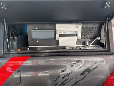 Toyota HiLux 2.4 D-4D 4x4 Comfort — Pick-up robuste, 3339 km, finitions premium — Miniature 19