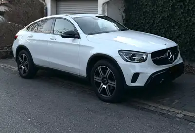 Mercedes-Benz GLC 200 4MATIC Coupé — SUV premium hybride mild 63'000 km — vista esterna