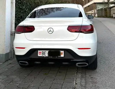 Mercedes-Benz GLC 200 4MATIC Coupé — SUV premium hybride mild 63'000 km — vista posteriore