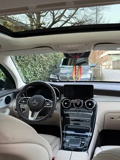 Mercedes-Benz GLC 200 4MATIC Coupé — SUV premium hybride mild 63'000 km — interni