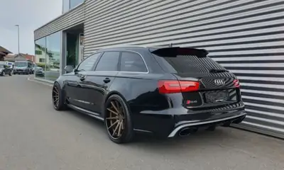 Audi RS6 Avant — Berline de prestige 560 ch, très bas kilométrage — rear view
