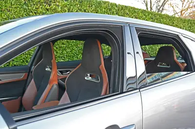 Jaguar F-PACE SVR P550 — Performance V8 550 ch, AWD, finition premium — Thumbnail 9