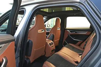 Jaguar F-PACE SVR P550 — Performance V8 550 ch, AWD, finition premium — Thumbnail 19