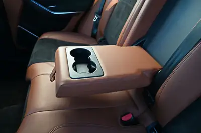 Jaguar F-PACE SVR P550 — Performance V8 550 ch, AWD, finition premium — Thumbnail 23