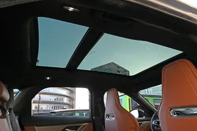 Jaguar F-PACE SVR P550 — Performance V8 550 ch, AWD, finition premium — Thumbnail 25