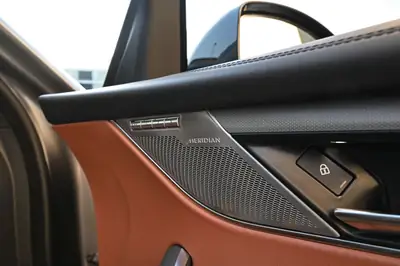Jaguar F-PACE SVR P550 — Performance V8 550 ch, AWD, finition premium — Thumbnail 29
