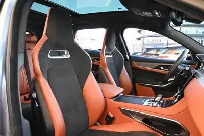 Jaguar F-PACE SVR P550 — Performance V8 550 ch, AWD, finition premium — Thumbnail 28