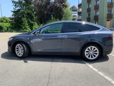 Tesla Model X 90D — SUV électrique 6 places, 525 ch, parfait état — exterior view
