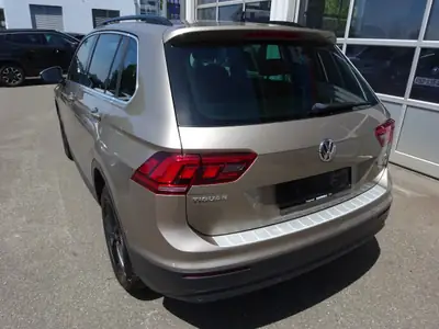 VW Tiguan 2.0 TDI SCR Sound 4Motion — SUV robuste 150 ch, 115'000 km, toutes routes — side view