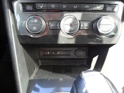 VW Tiguan 2.0 TDI SCR Sound 4Motion — SUV robuste 150 ch, 115'000 km, toutes routes — Thumbnail 8