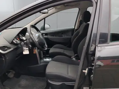 Peugeot 207 1.6 16V Sport Automatic — Citadine fiable, boîte auto, sans sinistre — Thumbnail 9
