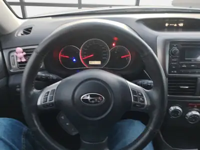 Subaru Impreza 2.0R Limited S — Berline polyvalente AWD, entretien récent — Miniatur 10