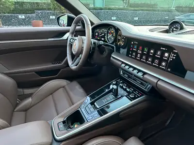 Porsche 911 Carrera 4S Cabriolet — Roadster sportif ultime, 450 ch et équipement premium — Thumbnail 9