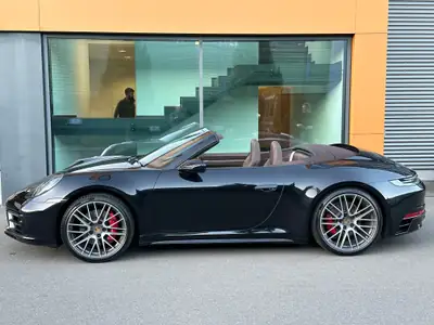 Porsche 911 Carrera 4S Cabriolet — Roadster sportif ultime, 450 ch et équipement premium — Thumbnail 8