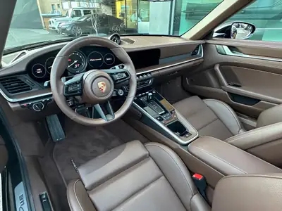 Porsche 911 Carrera 4S Cabriolet — Roadster sportif ultime, 450 ch et équipement premium — Thumbnail 12