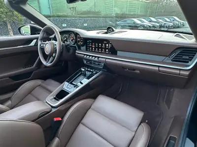 Porsche 911 Carrera 4S Cabriolet — Roadster sportif ultime, 450 ch et équipement premium — Thumbnail 10
