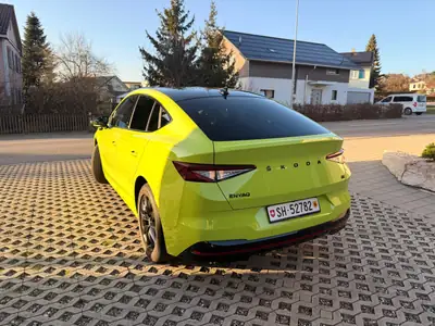 Škoda Enyaq Coupé RS iV 80 4x4 — SUV électrique haute performance, 67 500 km — fianco