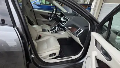 Jaguar I-PACE EV400 SE AWD — Électrique performant, finition premium, 59 500 km — détail