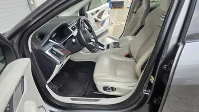 Jaguar I-PACE EV400 SE AWD — Électrique performant, finition premium, 59 500 km — Miniature 8