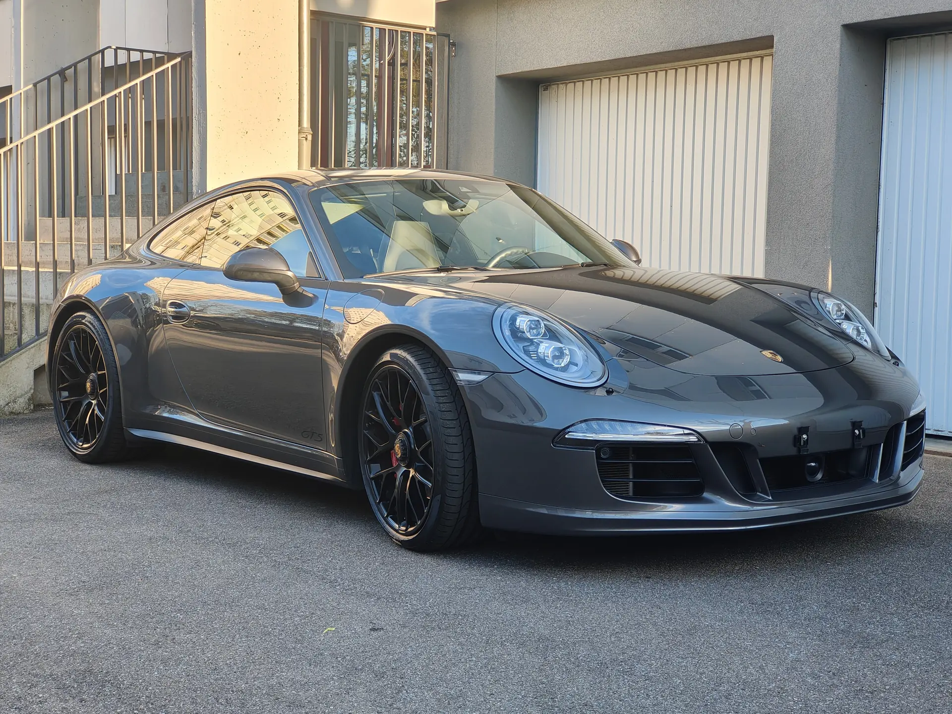 Porsche 911 Carrera 4 GTS — Coupé sportif légendaire, 41 500 km, garantie Porsche Approved