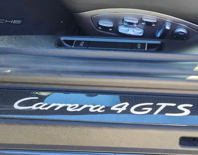 Porsche 911 Carrera 4 GTS — Coupé sportif légendaire, 41 500 km, garantie Porsche Approved — Miniature 9