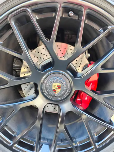 Porsche 911 Carrera 4 GTS — Coupé sportif légendaire, 41 500 km, garantie Porsche Approved — Miniature 8